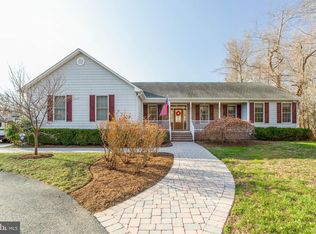 51 W Bay Front Rd, Lothian, MD 20711