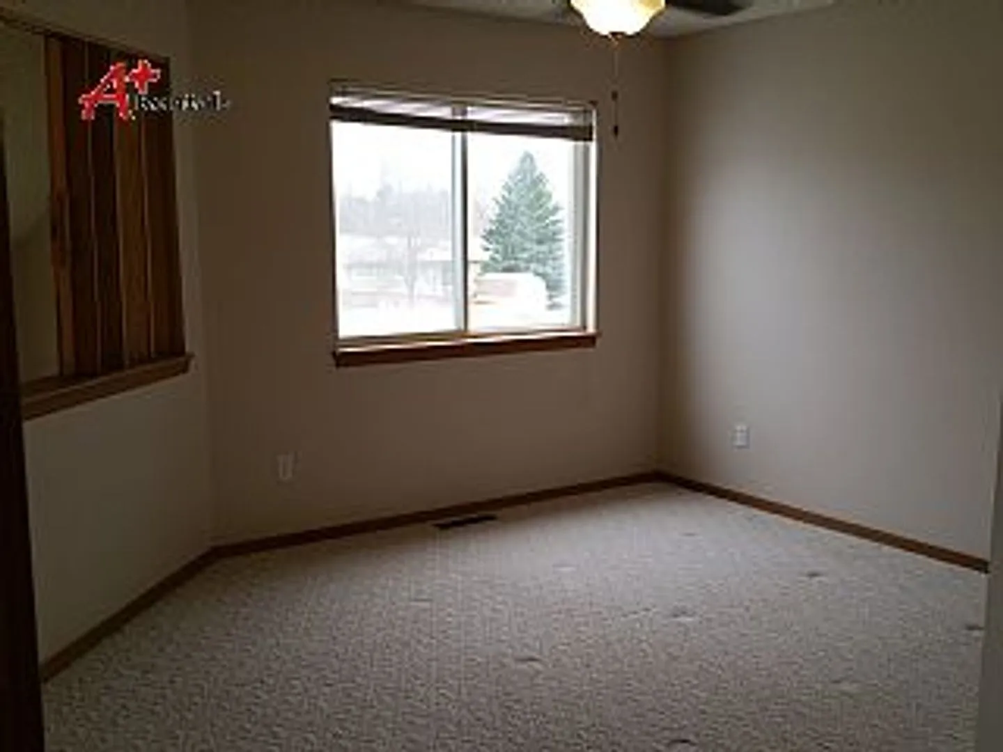 Three bedroom three bathroom Twin home. — Photo 3