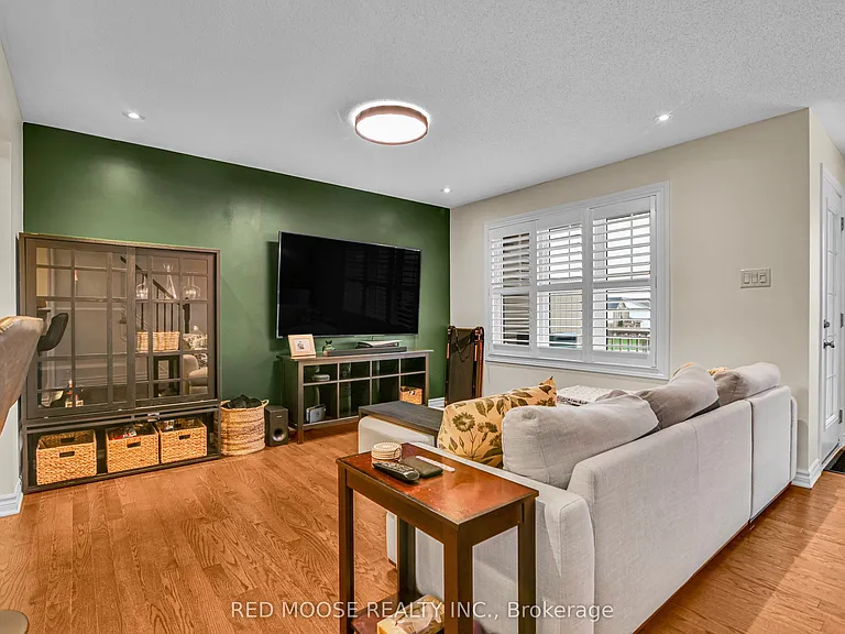 373 Sweetfern Cres — Photo 17