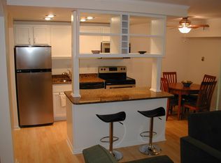 11601 Stoneview Sq APT 2-B, Reston, VA 20191