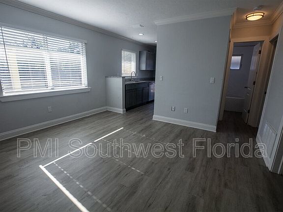 5th image of 6359 Gateway Ave