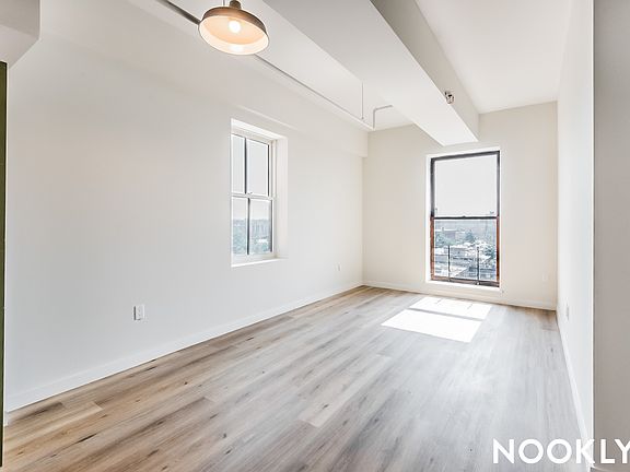 4th image of 619 Throop Ave #Penthouse 2