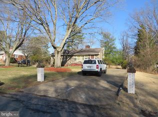 6804 Glenmont St, Falls Church, VA 22042