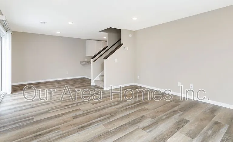 6020 Manchester Ave NE — Photo 4