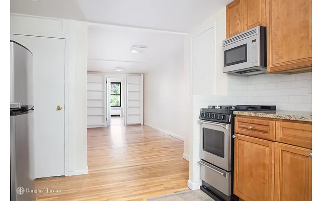 Rented by Douglas Elliman | media 7