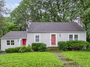 33 Colonial Rd, Auburn, MA 01501