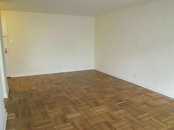 4th image of 12360 83rd Ave APT 2N