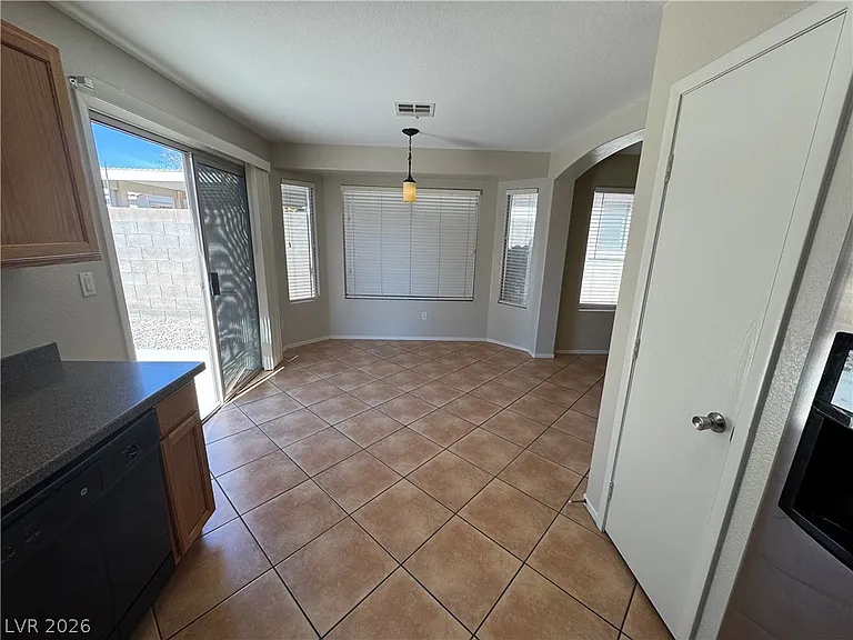 4951 Lunetto Ave — Photo 7