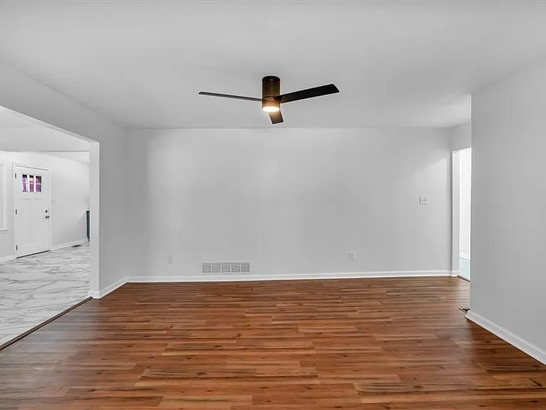 2142 Cloverdale Dr SE — Photo 34