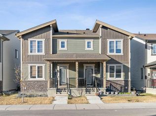 223 Carrington Cir NW, Calgary, AB T3P 0Y4