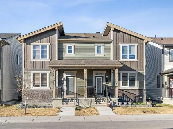 223 Carrington Cir W, Calgary, AB T3P 0Y4