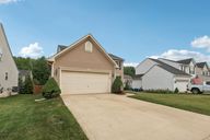 S Settlers Ln-S1007-001.jpg