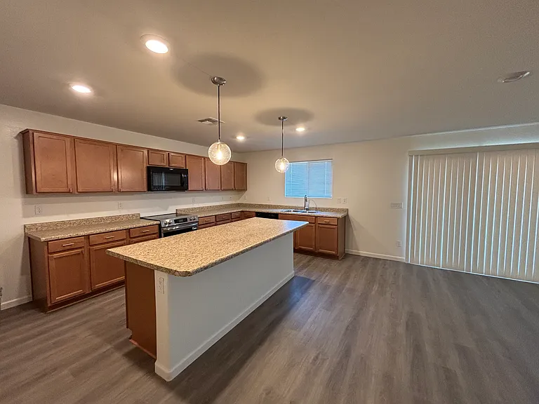 12568 W Midway Ave — Photo 2