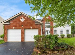 1012 Legacy Ln, Pataskala, OH 43062