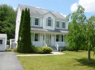 286 Acropolis Rd, Lowell, MA 01854