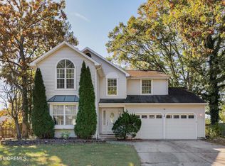 18 Brearly Drive, Sicklerville, NJ 08081