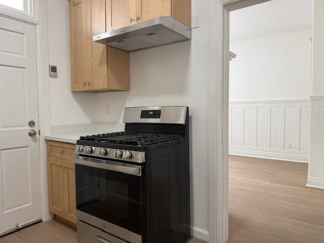 1034 Clement St — Photo 12