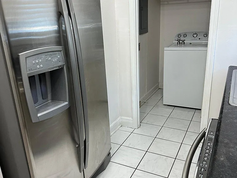 4501 S Prieur St #B — Photo 8