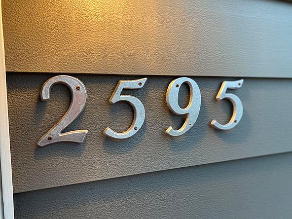 3rd image of 2595 Homecroft Dr