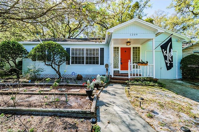 1st image of 1209 E Park Cir