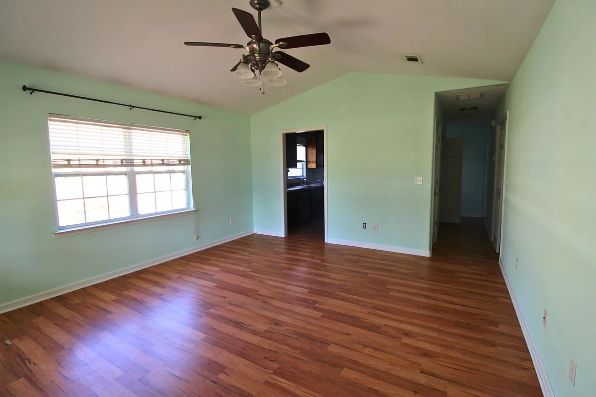 Building Photo - 60 Susquehanna Trl