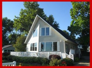 356 Sandy Beach Rd, Lake Mills, WI 53551