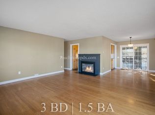 5494 Broadway St, West Linn, OR