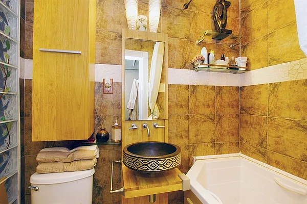 Rented by Corcoran | media 14