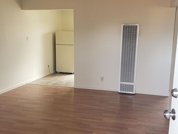 3rd image of 1749 Broadway Ave APT 4