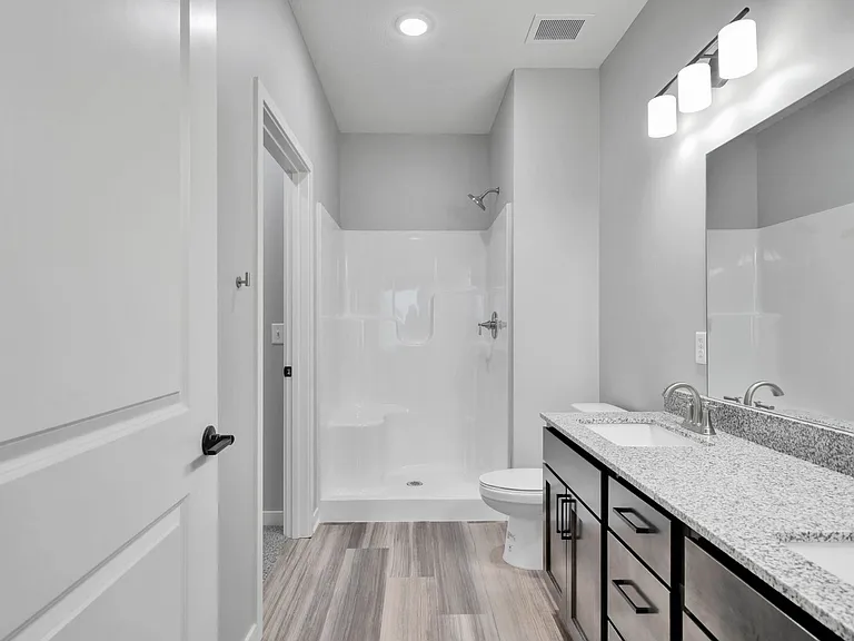 Bluestem Apartments — Photo 9