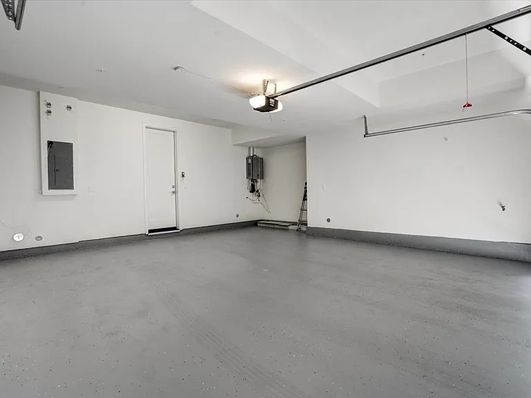 12101 Almeria Way — Photo 27