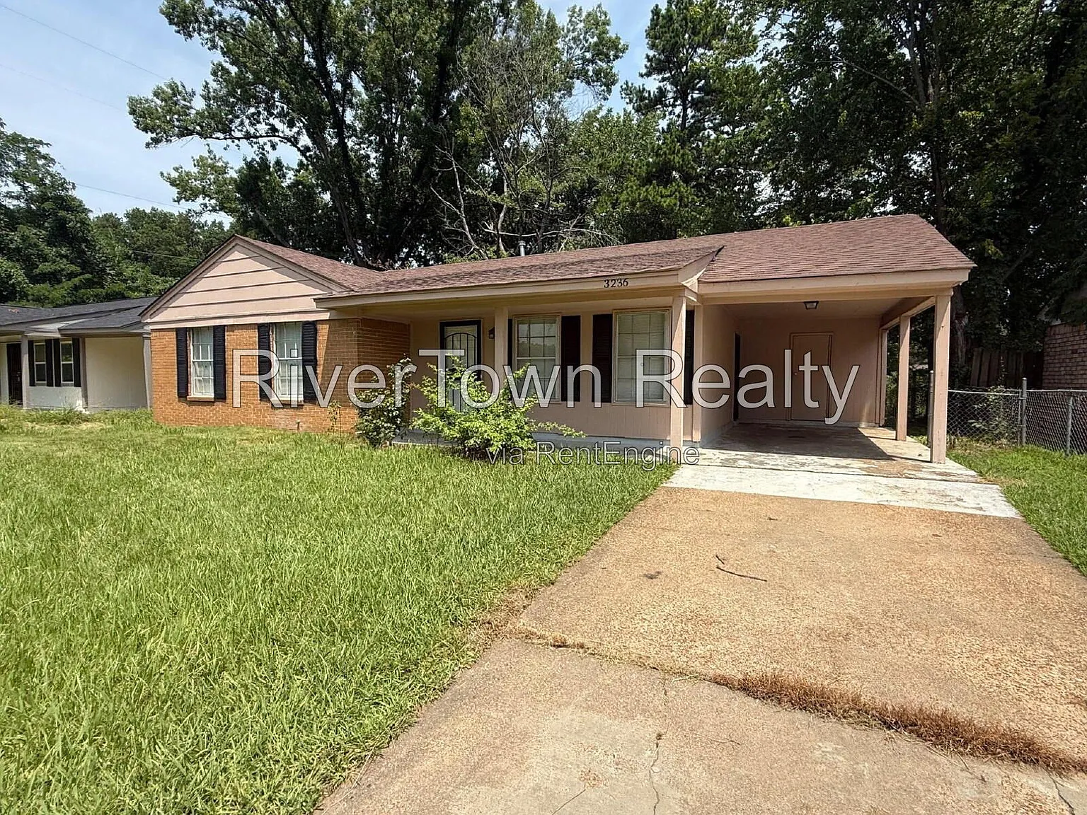 4 bed, 1.5 bath, 1045 sqft, $1,095 — Photo 1