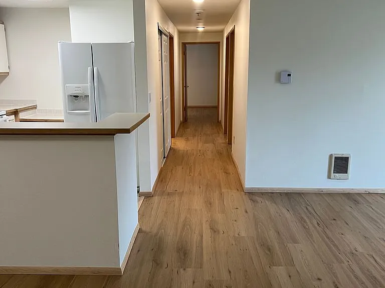 975 Aberdeen Ave NE #B102 — Photo 3
