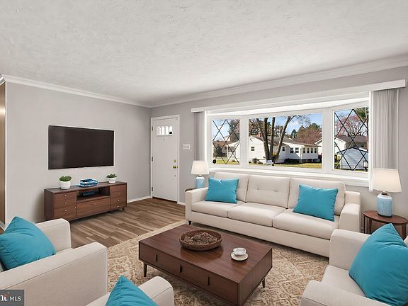 4th image of 244 Parkholme Cir