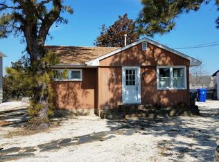 19 Sandy Ln, Toms River, NJ 08753