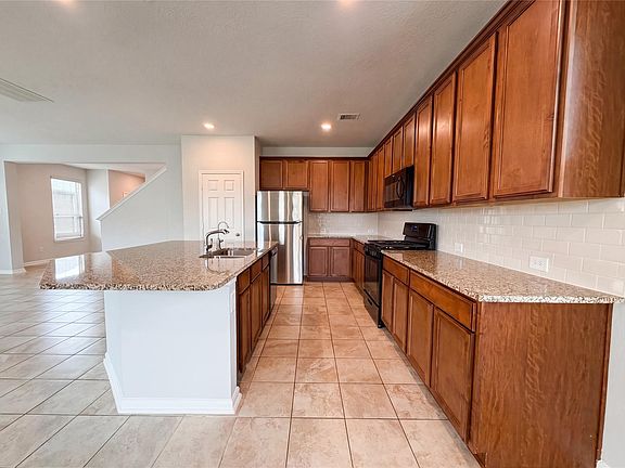 2nd image of 4022 Lake Cypress Cir
