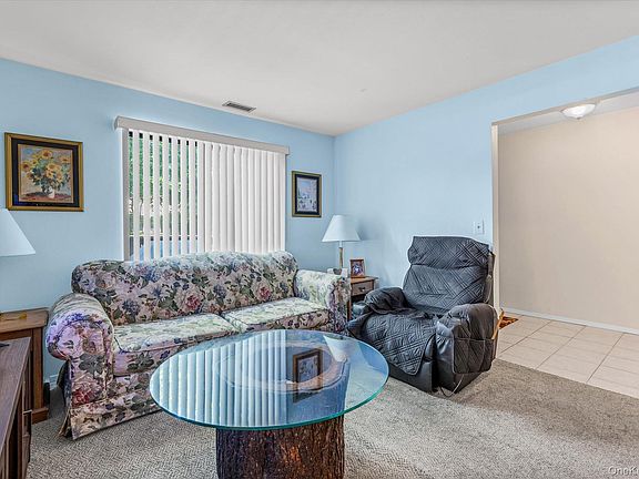 3rd image of 881 Skyline Dr #881