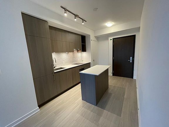 5th image of 1 Yorkville Ave #4506