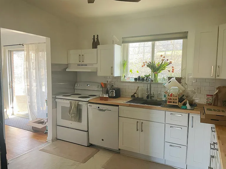 543 Ventura Ct — Photo 10