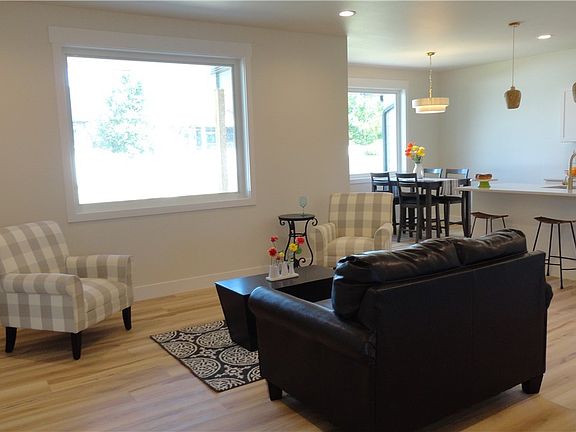 3rd image of 6421 Southern Bluffs Ln