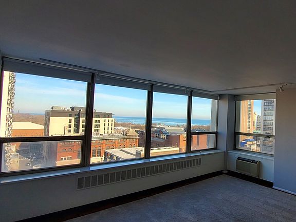 4th image of 1460 N Sandburg Ter APT 1408A
