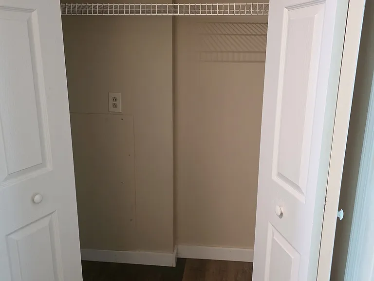 Penobscot Pointe Apartments — Photo 10