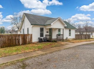503 W Idaho Ave, Carterville, IL 62918