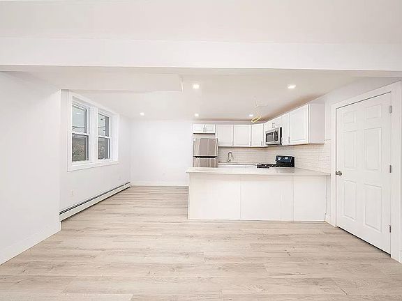 5th image of 13803 Lakewood Avenue # 2nd Fl 3rd