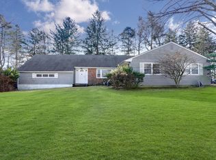19 Dwight Dr, Ocean, NJ 07712