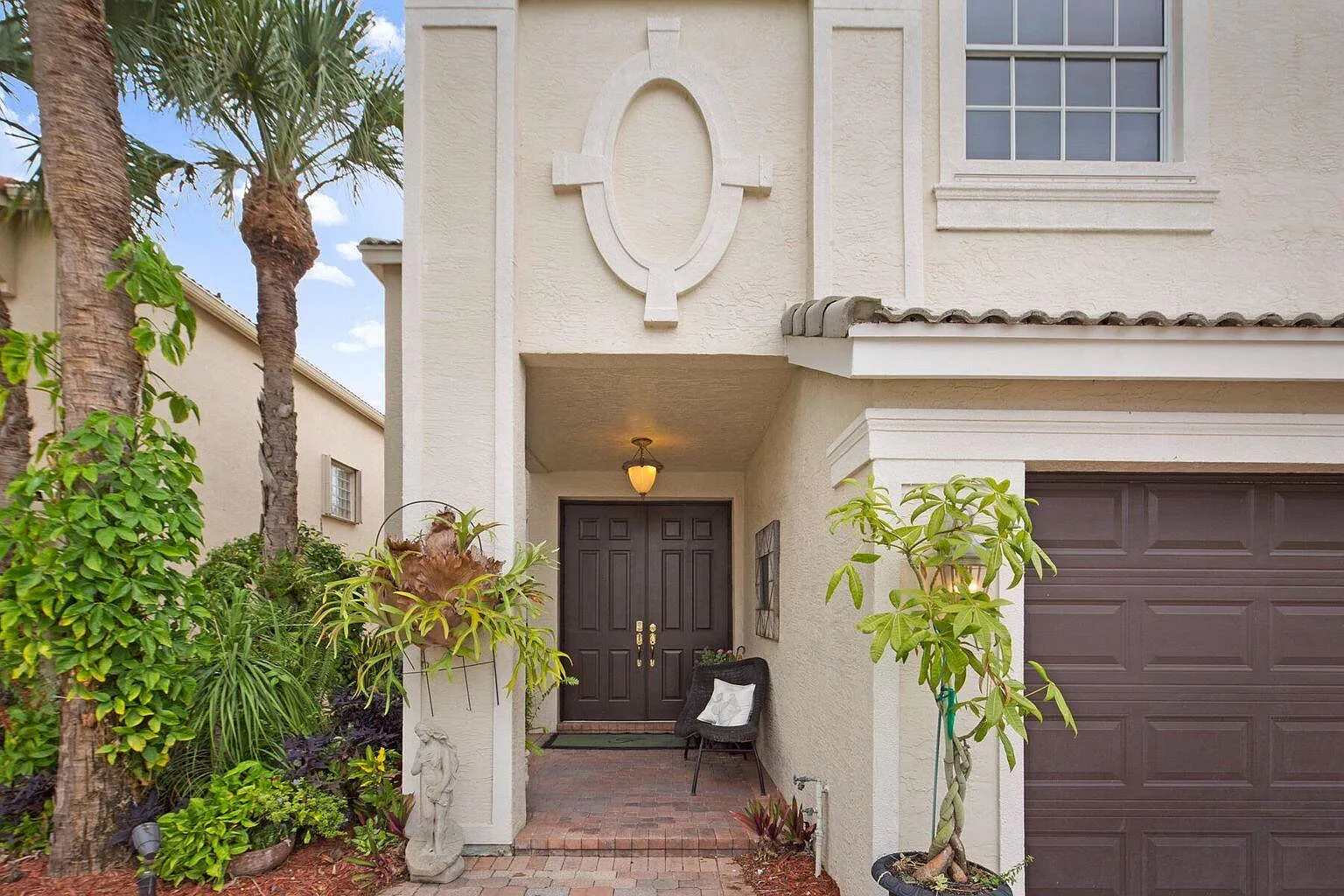 5 bed, 2.5 bath, 2888 sqft, $4,500 — Photo 2