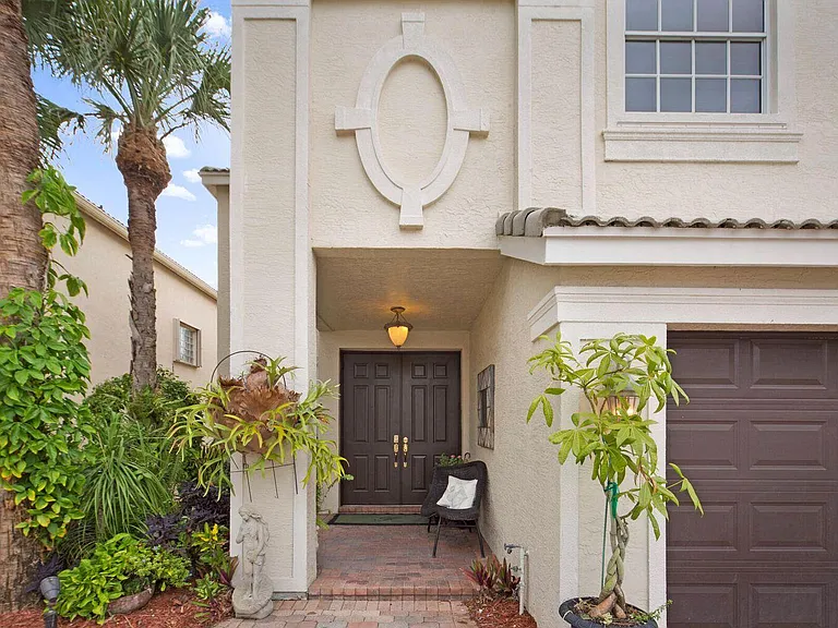 9061 Dupont Pl — Photo 2