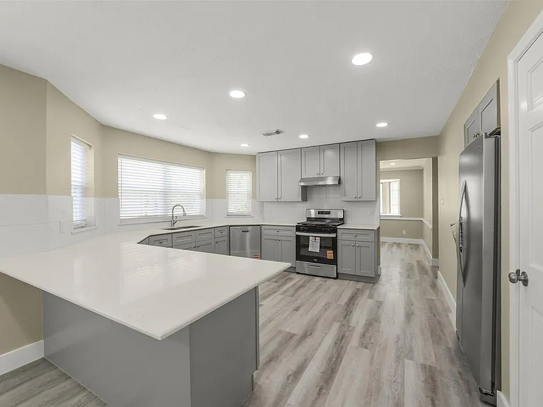 4138 Club Valley Dr — Photo 24