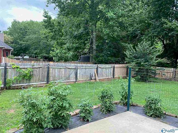 3rd image of 130 Lovvorn Ln NW