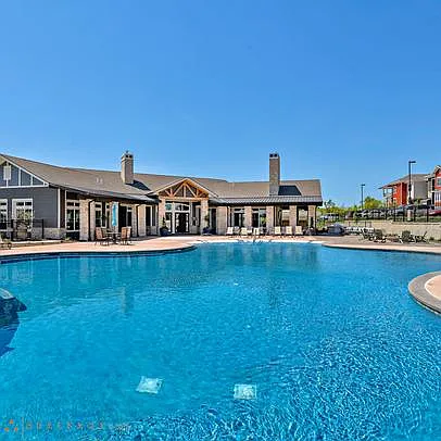 Pool and Clubhouse